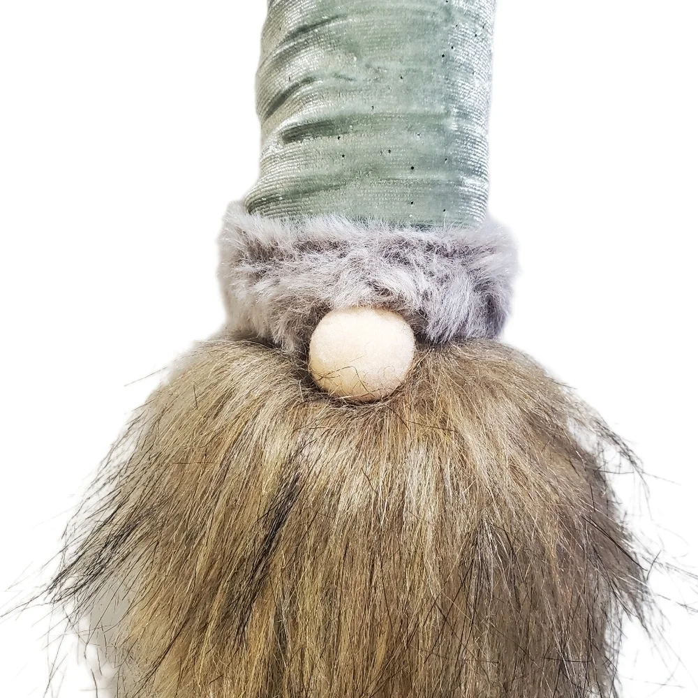 GNOME BOTTLE TOPPER WITH PALE GREEN HAT AND LONG BEARD FOR HOLIDAY GIFTS NEW